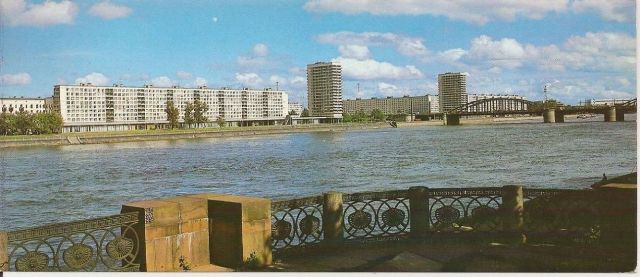 Fotopohlednice - Leningrad - nov domy na pravm behu Nvy / 1980